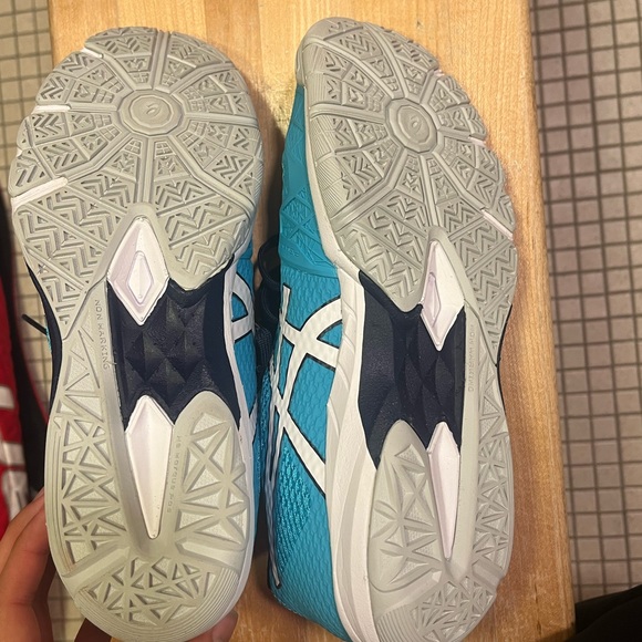 US 8 - Picture 2 of 3